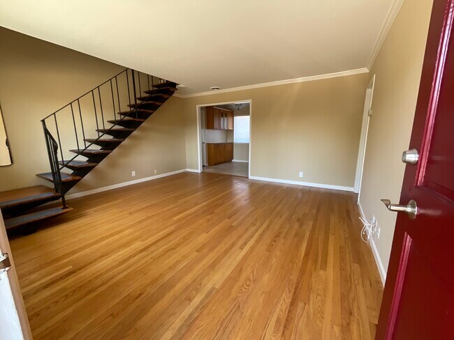 Living Room - 1822 Roosevelt Ave Unit 1822