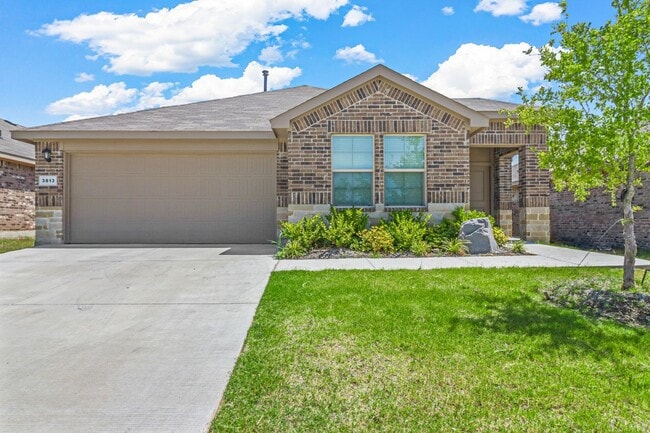 Building Photo - Beautiful 3/2 in Great Argyle/Denton Location Rental