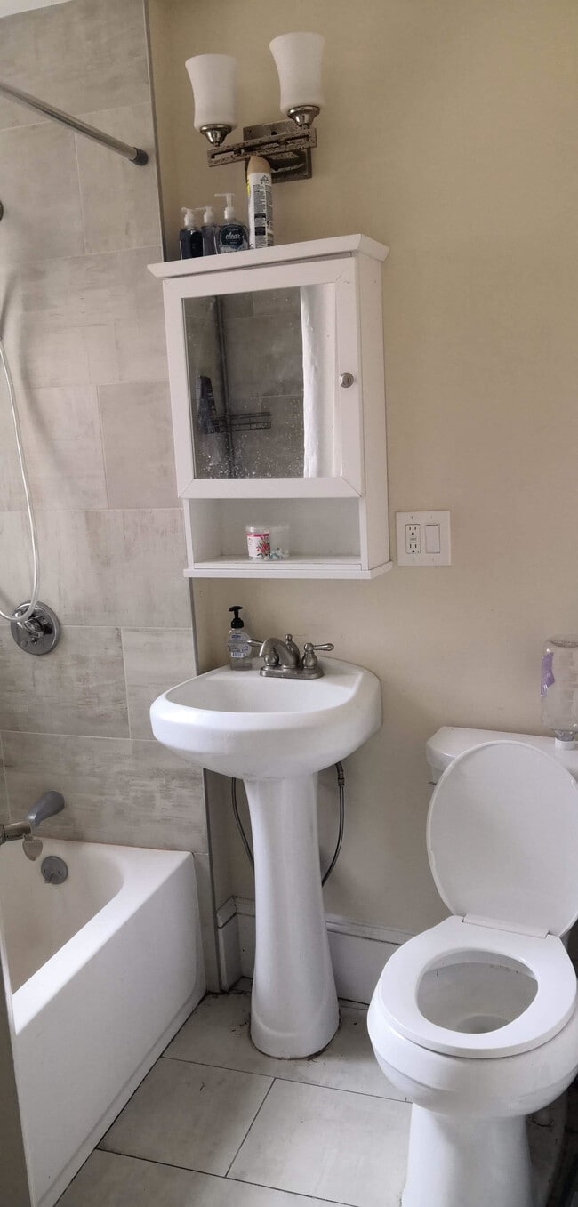 Photo - 895 Huntington Ave Unidad 4