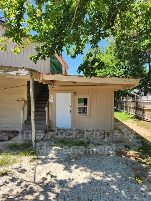 Building Photo - 821 N Highland Ave