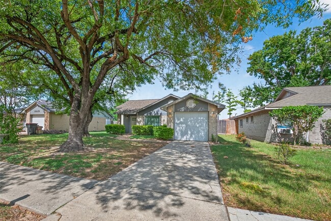 Photo - 10106 Shadow Pine Dr