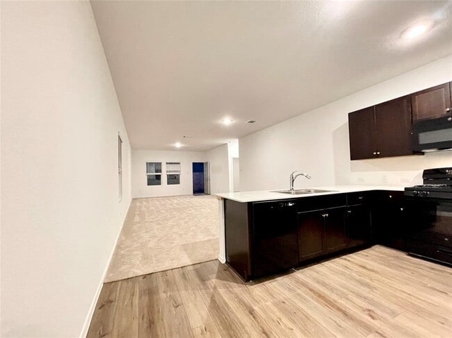 Photo - 332 Amber Gln