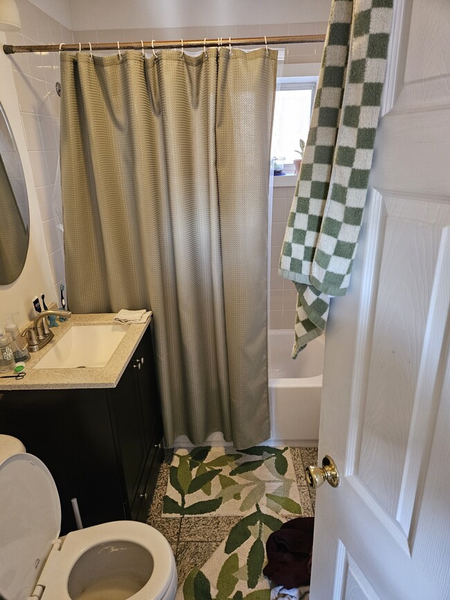 Photo - 194 Kelton St