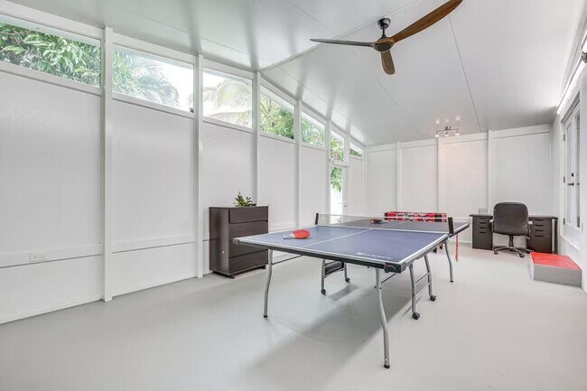 124 SW 2nd Ave