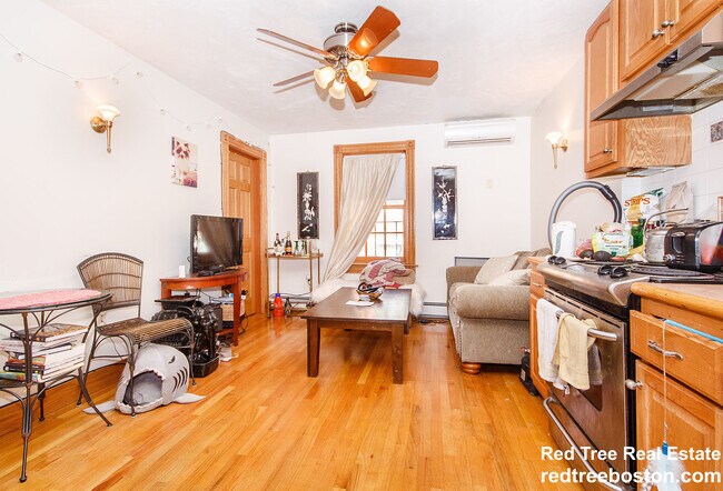 Building Photo - 65 Anderson St Unit 4