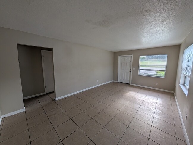 13911 19th St Unit 2
