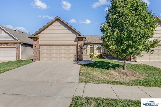 Building Photo - 11716-11718 Crestwood Unit 11716 Crestwood