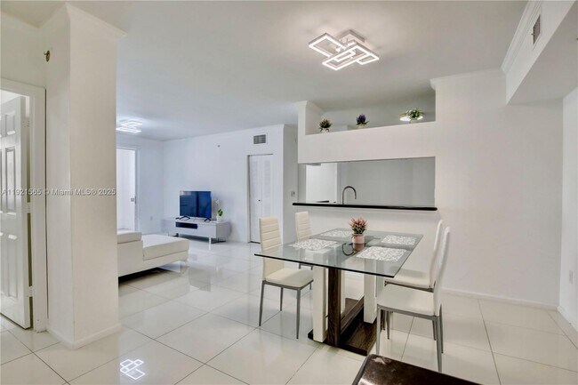 Photo - 17100 N Bay Rd