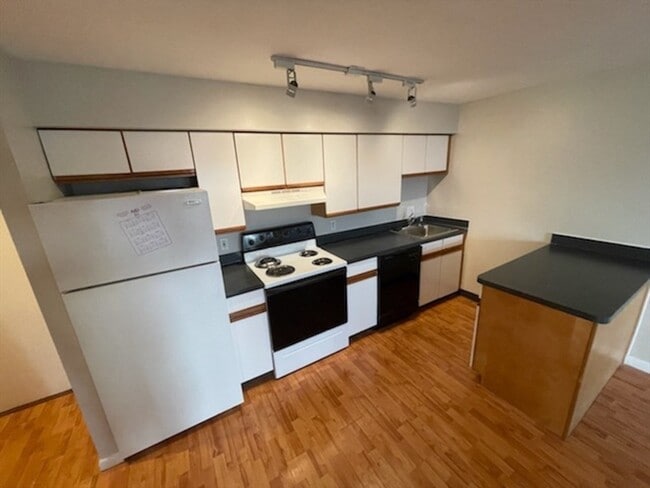 10 Roberts St Unit 21