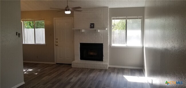 Photo - 1109 Wales Dr