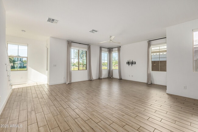 Photo - 2042 W Lariat Ln