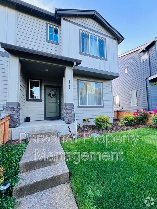 Building Photo - 2037 NE 4 Seasons Ln Rental