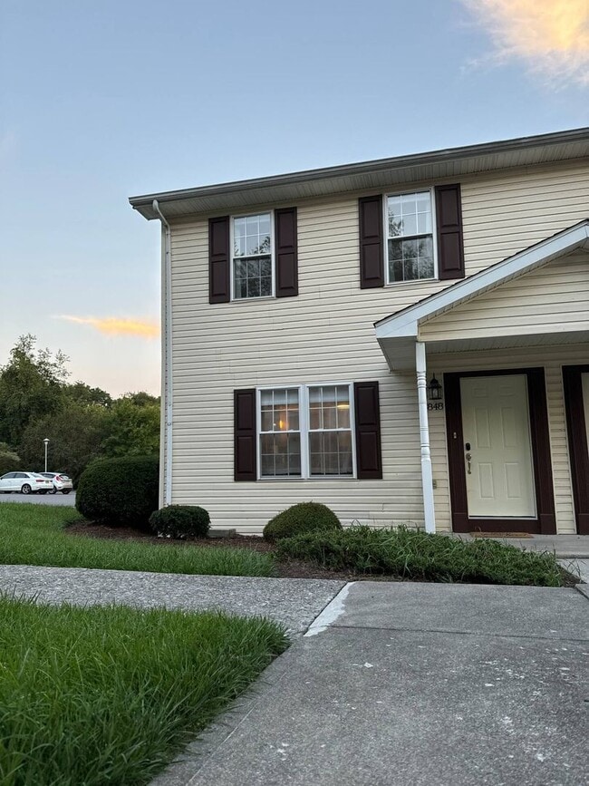 Building Photo - 3 Bedroom 3 Bathroom - Short Term Lease