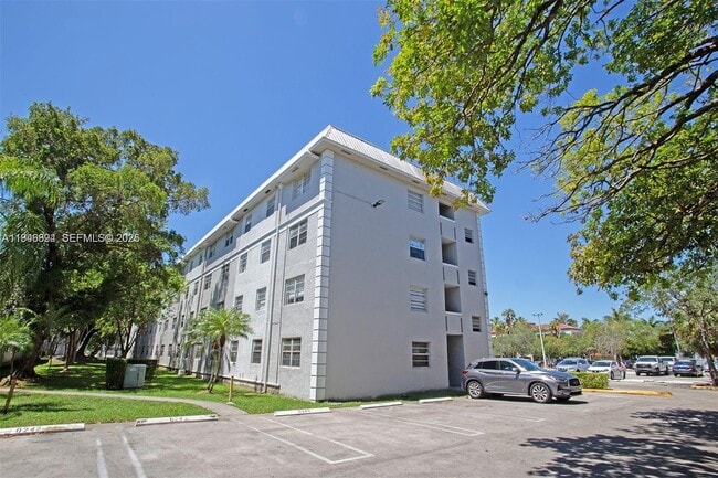 Building Photo - 17255 SW 95th Ave Unit 241