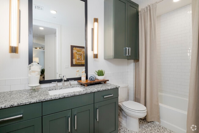 2BR, 2BA - 1,150SF - Second Bathroom