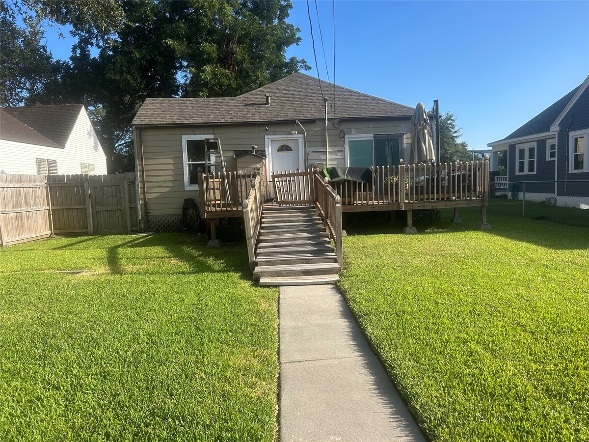 Photo - 428 10th Ave N