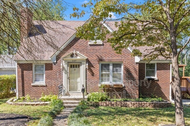 Photo - 147 Westgate Dr House