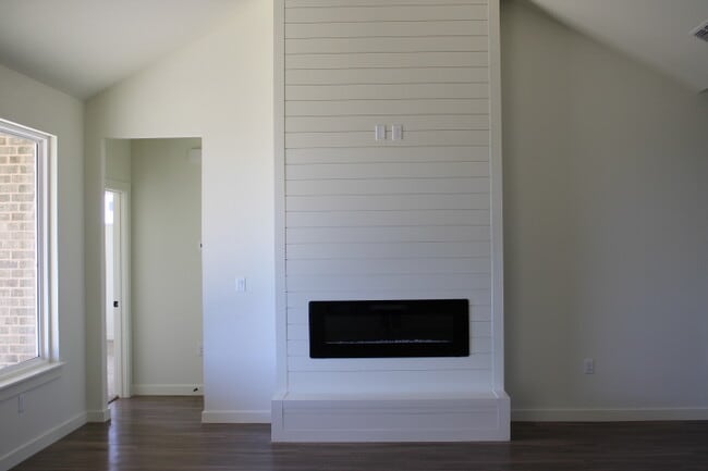 Photo - 129 Middleton Ln