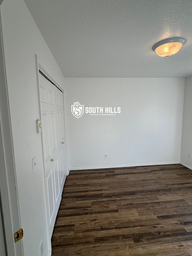 Photo - El2140 Unit 23-C