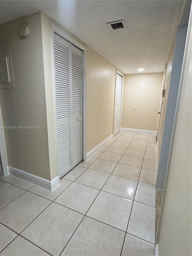 Photo - 215 Lakeview Dr Unit 105
