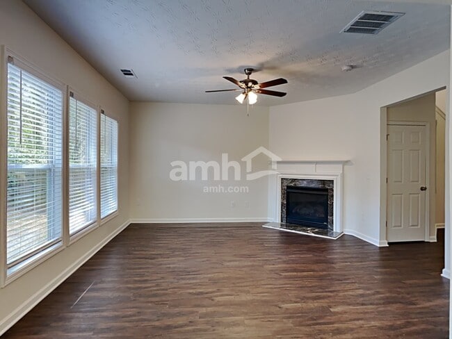 Photo - 4294 Windale Dr NW