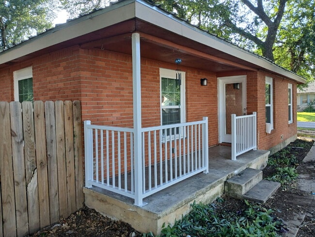 3 bedroom 2 bath with a bonus room! - 3 bedroom 2 bath with a bonus room! Apartamento