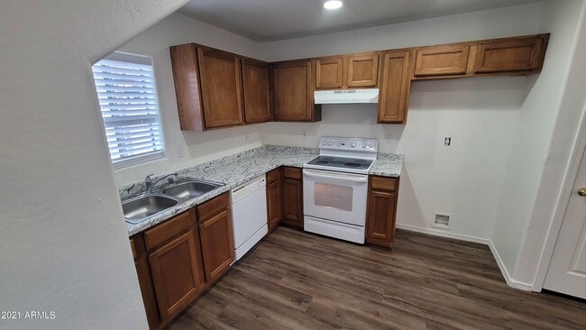 Photo - 2205 W Morten Ave