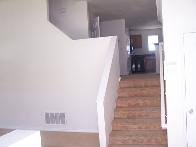 Building Photo - 11 Fuller Cir Rental