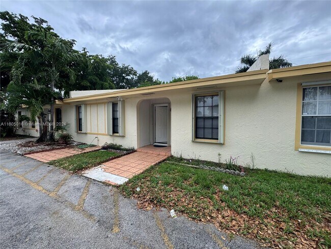 Photo - 7702 Pembroke Rd