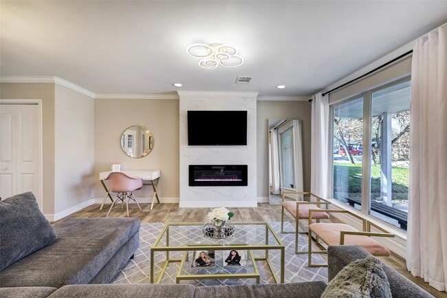 Photo - 9007 Beverly Hill St