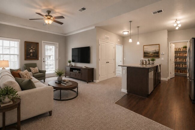 Creekside at Greenlawn Apartment Homes