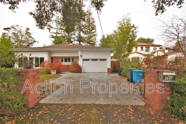 Photo - 780 Olive St