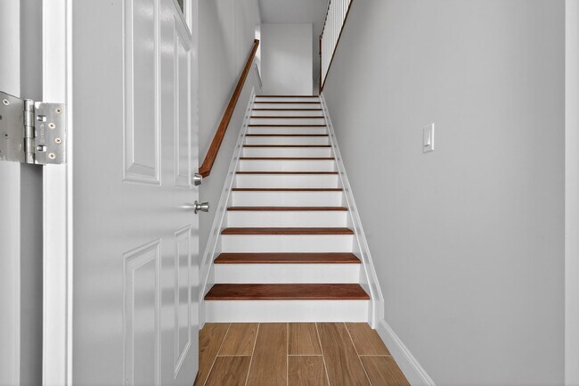 Photo - 40 E 5th St Unit 2