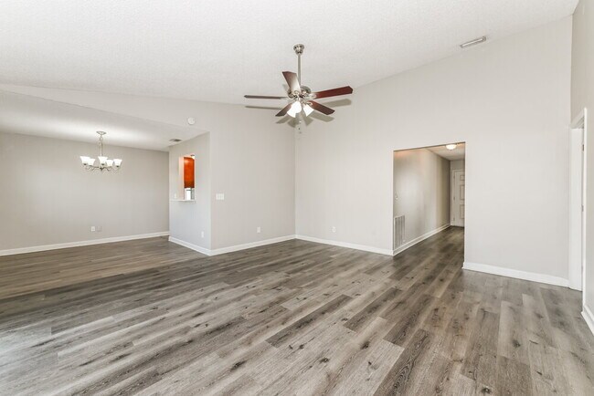 Photo - 7974 Amandas Crossing Dr E