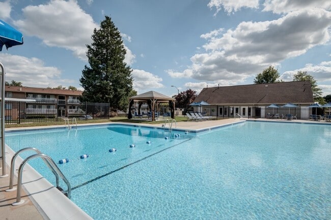 Willow Lake Apartment Homes