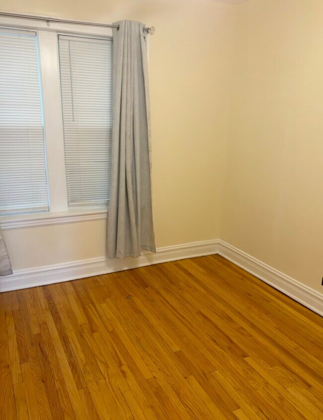 Photo - 33rd & Ridgeland Ave