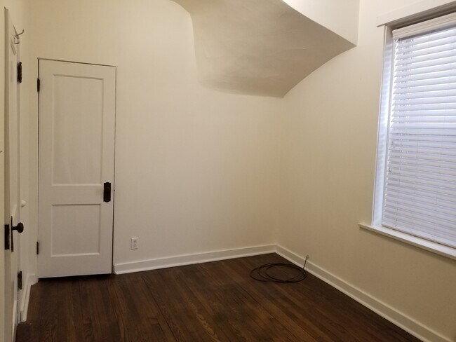 Photo - 4929 N Western Ave Unit #1