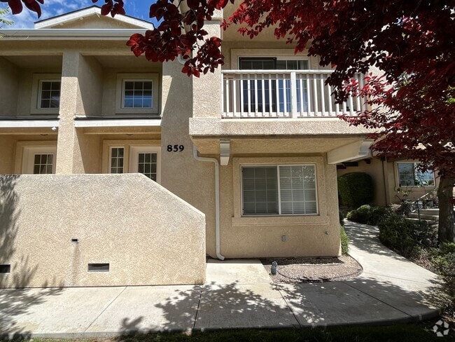 Building Photo - Charming 3 bedroom home in Paso Robles