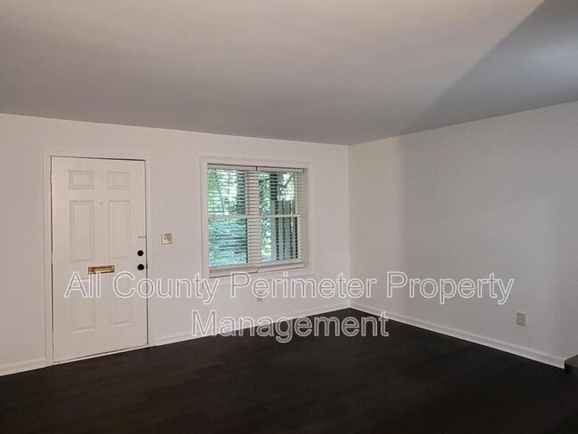 Photo - 3083 Colonial Way Unit APT L