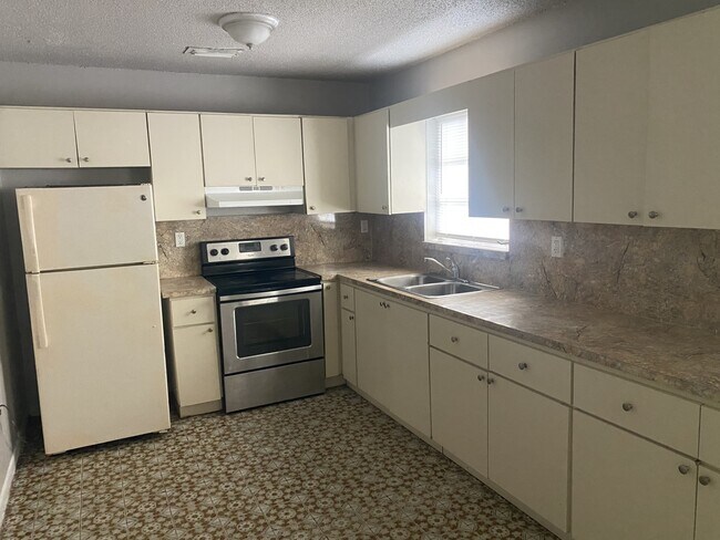 Photo - 2416 NW 22nd Ct