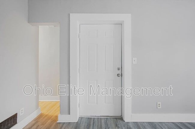 Photo - 987 Lilley Ave