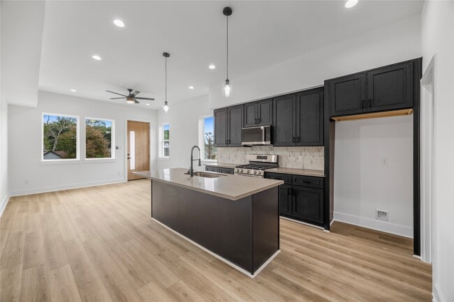Photo - 7901 Cora St