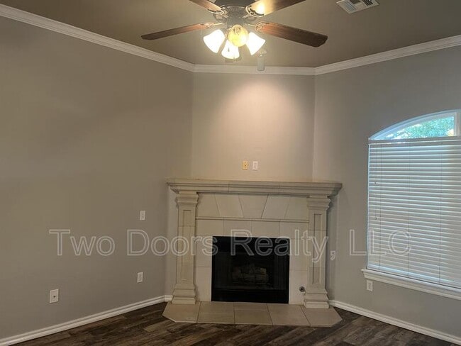 Photo - 901 Greenfield Ave