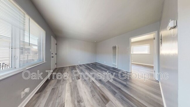 Building Photo - 824 15th St