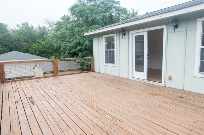 Building Photo - 4519 Merle Dr Unit B