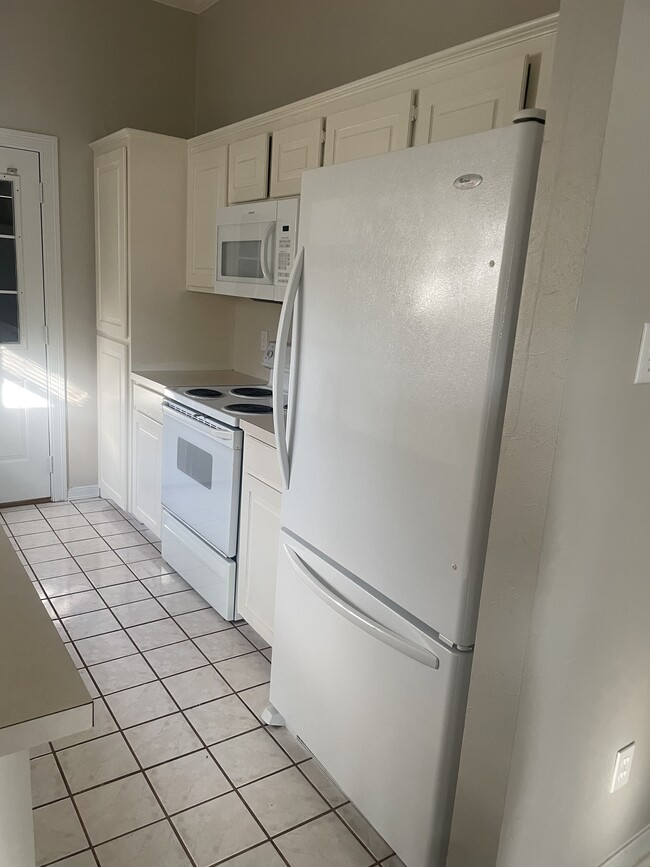 Photo - 2432 Melody Ln