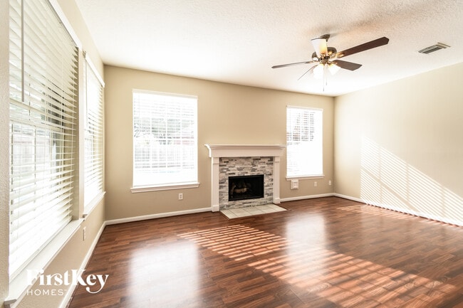 Photo - 1816 Oak Lake Cir