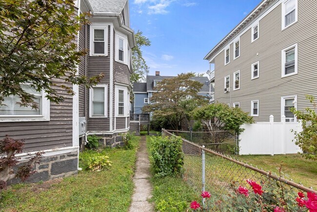 Photo - 247-249-249 Park St Unit 2