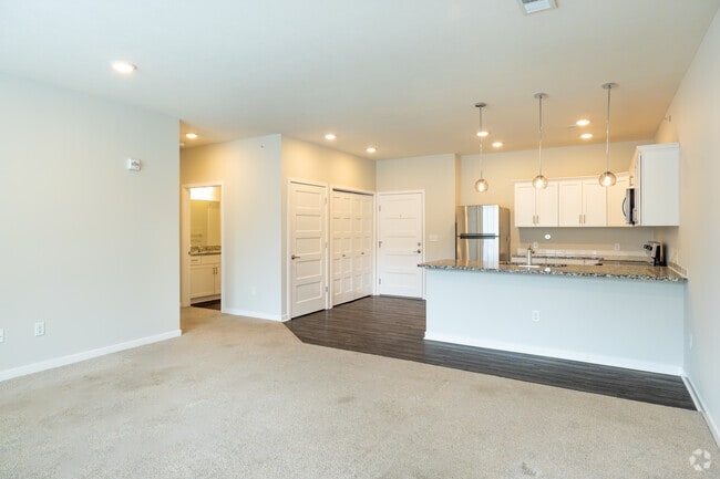 1BR, 1BA - 925SF - Living Area