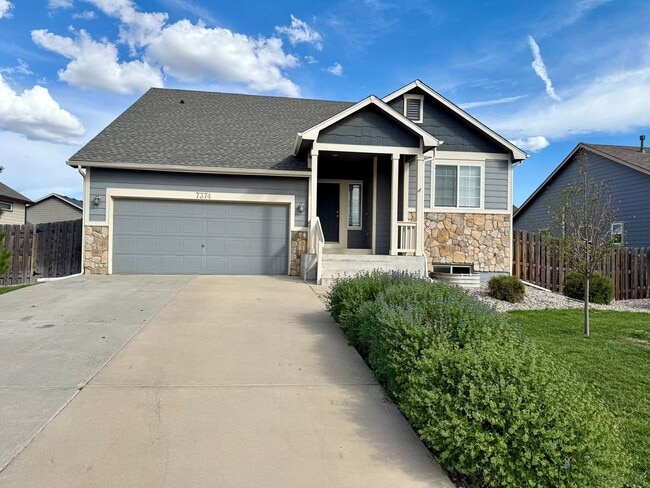 Building Photo - Tri-level in Park Meadows Subdivision- Wellington